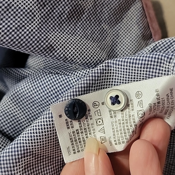 Tommy Bahama, Size L Blue Paisley Patterned Short Sleeve Button Down Shirt, EUC - Picture 10 of 11